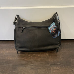 GUN TOTE'N MAMA GTM-70 new LADIES BLACK LARGE CONCEALED CARRY URBAN SHOULDER BAG